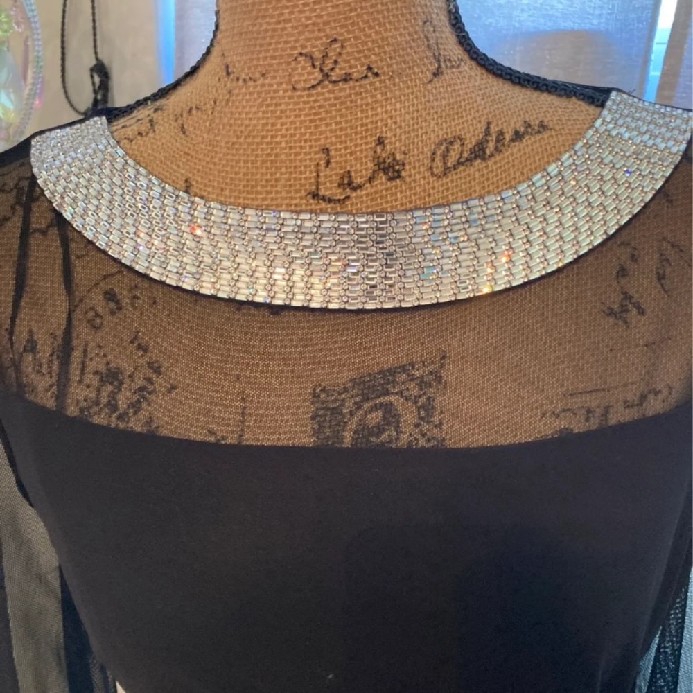 Dress - Picture 4 of 7